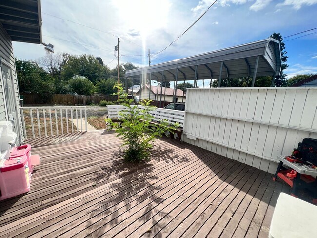 Building Photo - Remodeled Downtown Ellensburg Home
