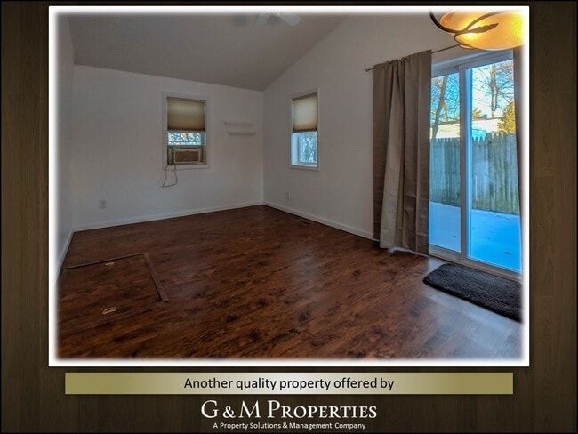 Building Photo - 1 Br, Pet Friendly, Single Family Home Available Now in Greece NY!