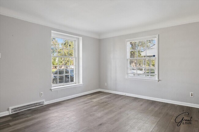 Building Photo - 18330/18332 Kelly Rd - Naama Cohen