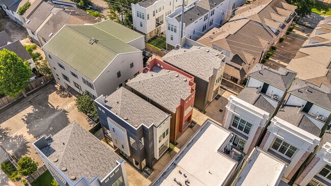 Building Photo - 5830 Winsome Ln