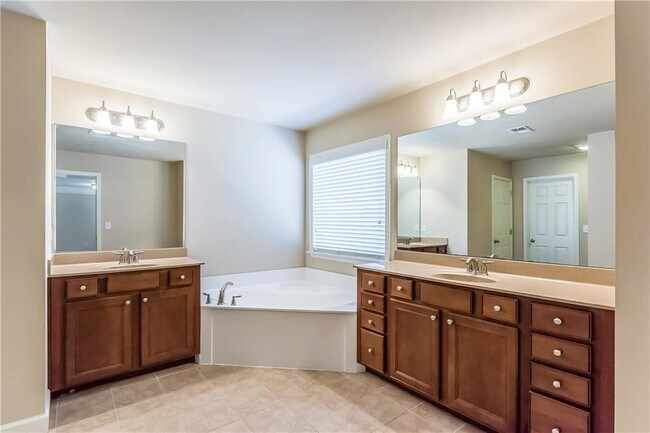 Building Photo - 11452 Mabrypark Pl