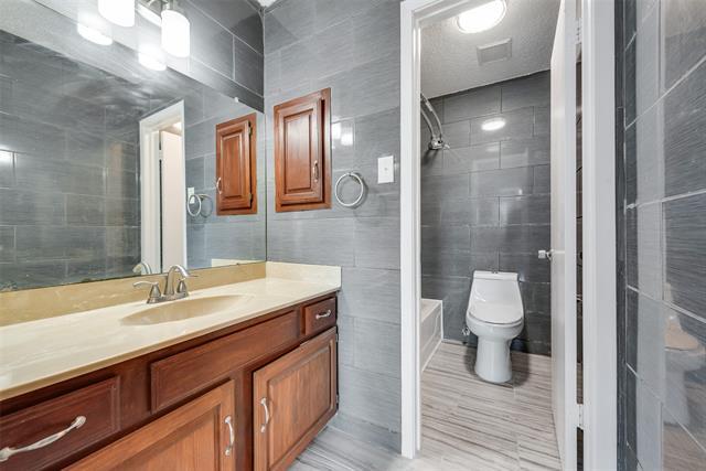 Building Photo - 4230 Madera Rd