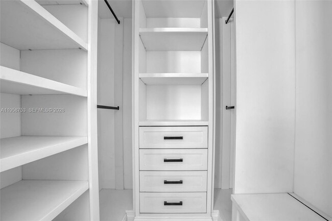 Building Photo - 1231 Sorrento Dr