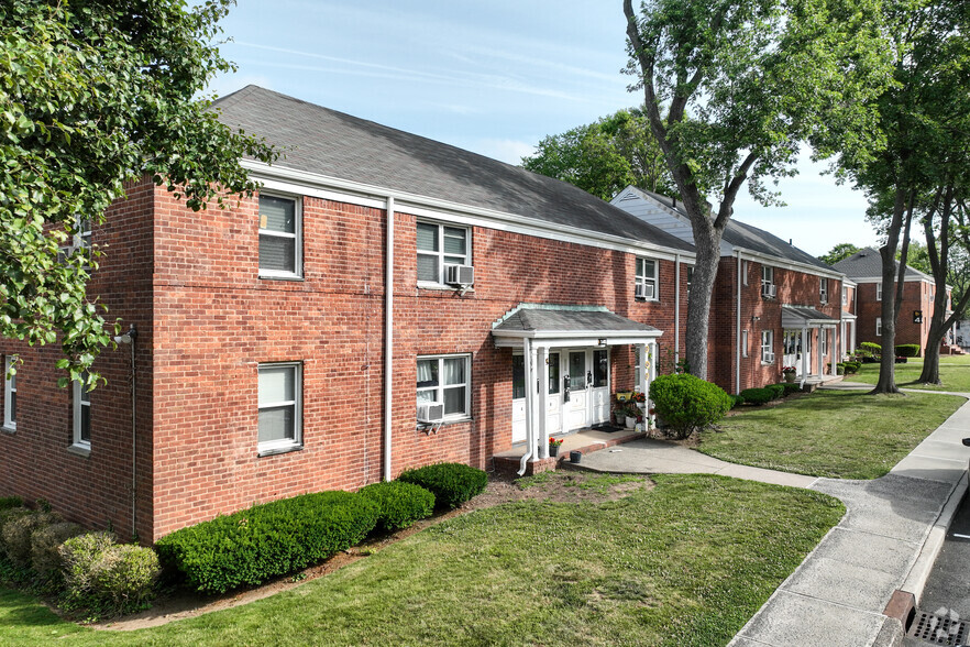 Building Photo - Grand Lee Apartments