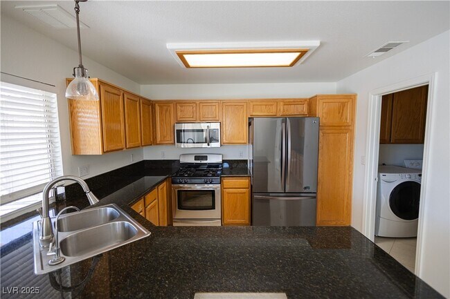 Building Photo - 7873 Laurelton Pl