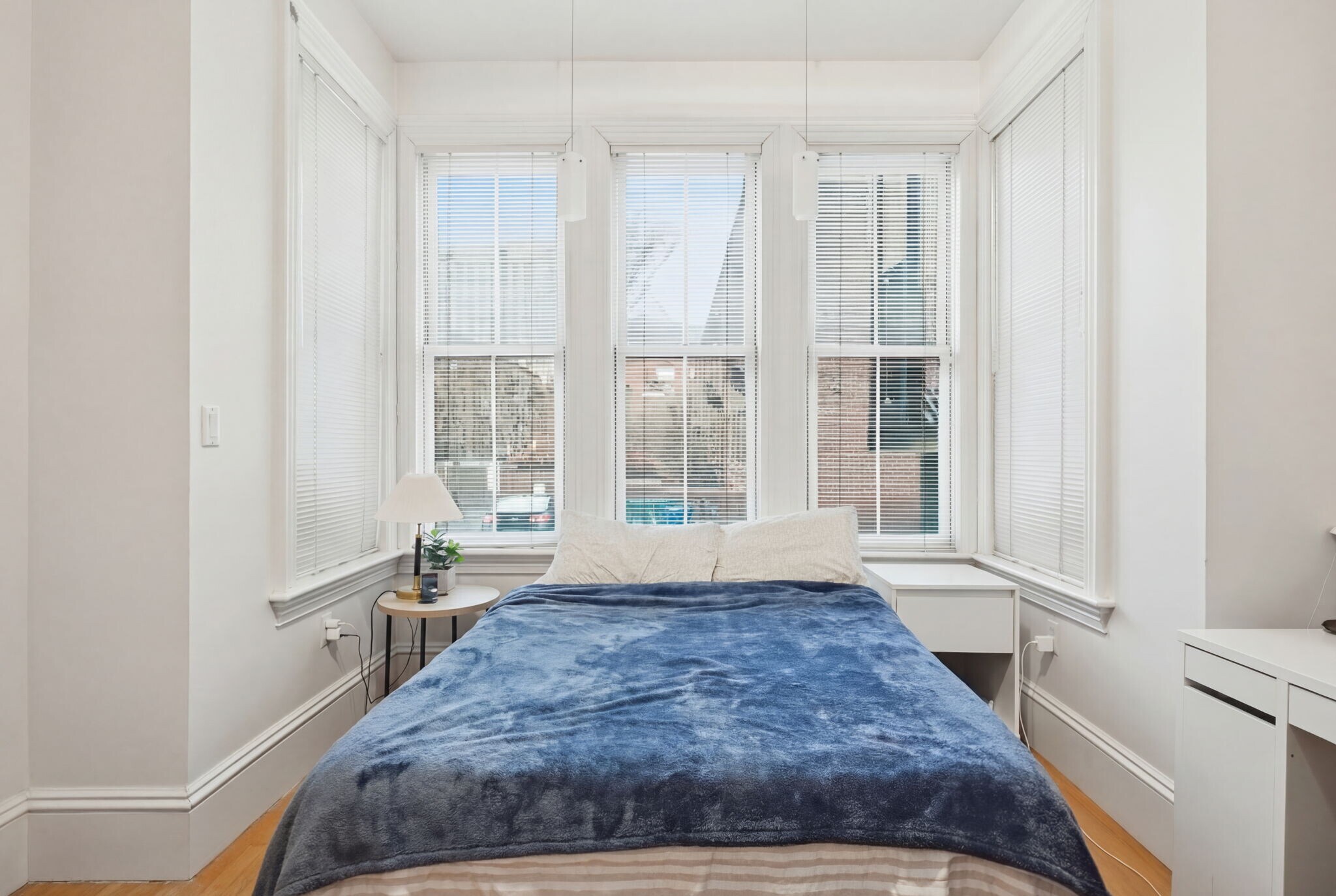 Building Photo - 1609 Tremont St