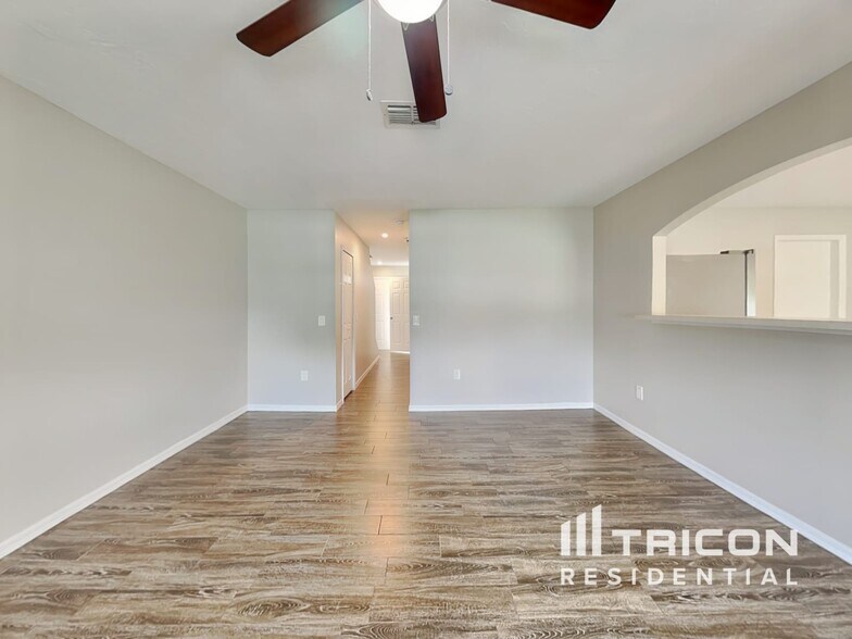 Building Photo - 3013 Whispering Trails Dr