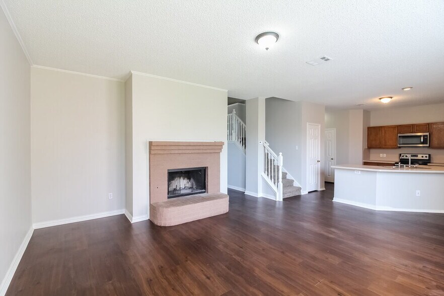 Building Photo - 816 Parker Dr