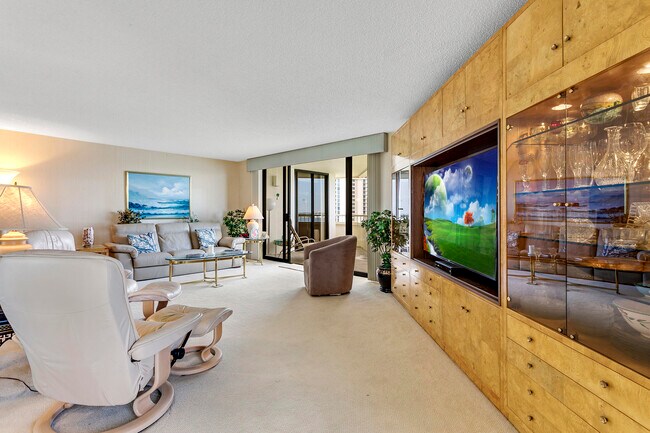 Building Photo - 5070 N Ocean Dr