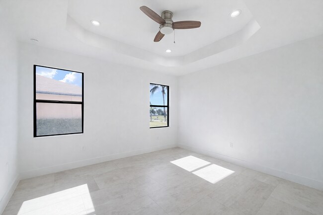 Building Photo - 211 NW 25th Ave