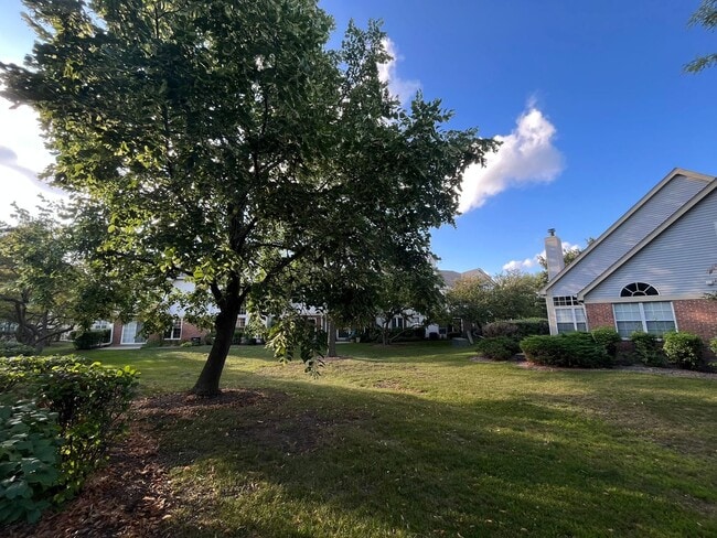 Building Photo - 150 White Branch Ct N