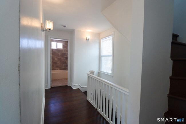 Building Photo - 10 Park St