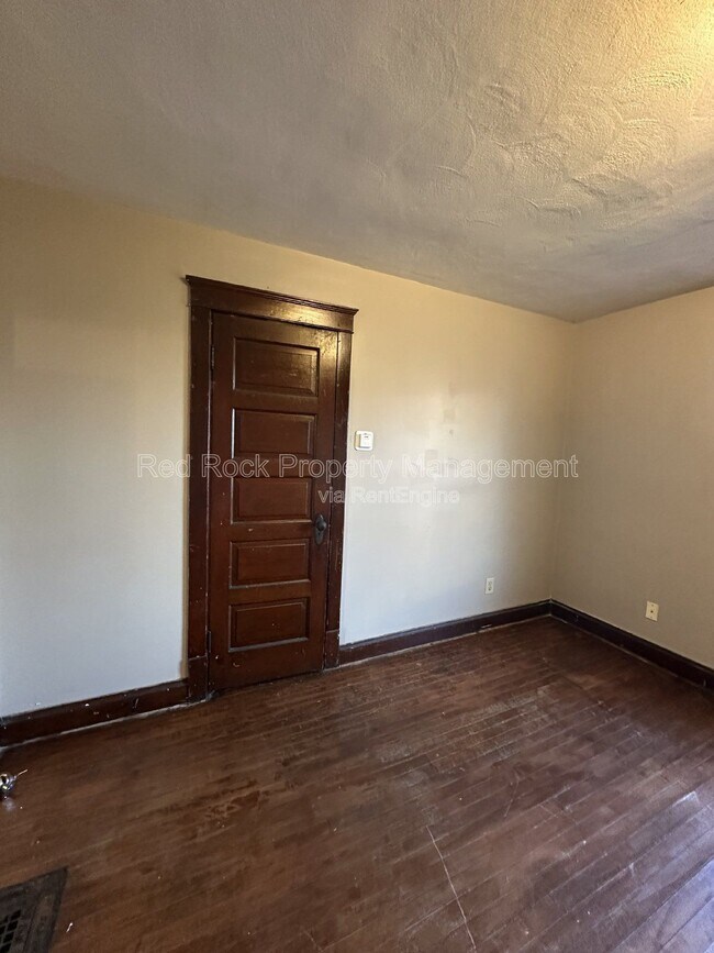 Building Photo - 320 Highland Ave