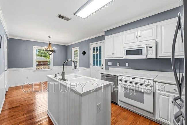 Building Photo - 299 Ashbrook Dr