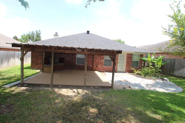 Building Photo - Charming 3 Bedroom in Flint! Coming Soon!