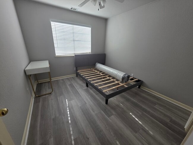 Building Photo - 6225 Thicket Ct