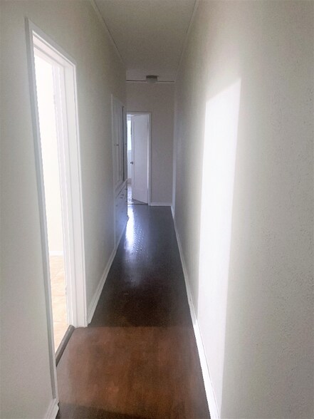 Building Photo - 141 N Bonnie Ave