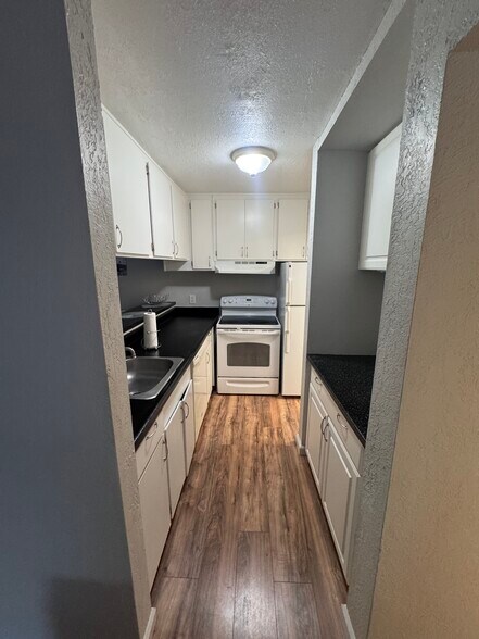 Building Photo - 2750 Plumas St