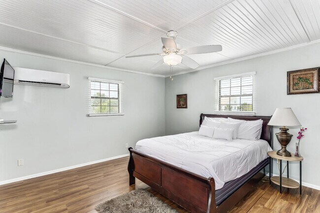 Building Photo - 1402 Via De Luna Dr