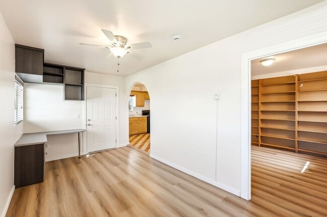 Building Photo - O'SULLIVAN