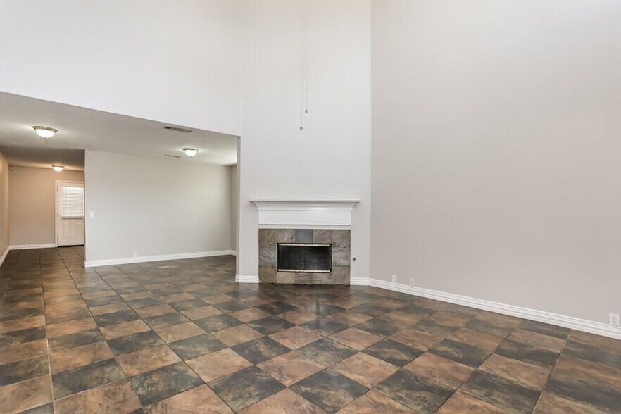 Building Photo - 4812 Derby Ln