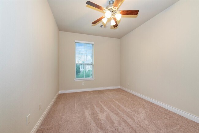 Building Photo - 51 Daffodil Meadow Pl