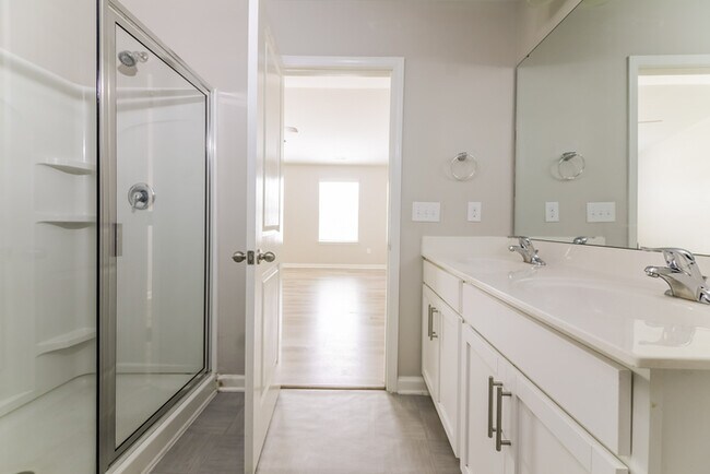 Building Photo - Bright 4-Bedroom Home in Clayton, NC