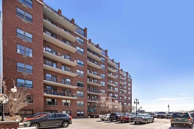 Building Photo - 1 Greene St