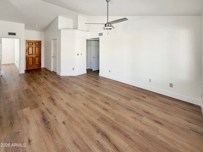 Building Photo - 14607 N Olympic Way