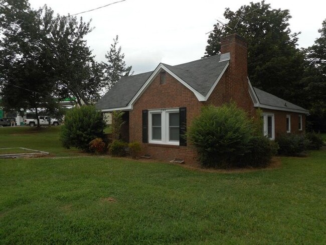 Primary Photo - 2149 Lesslie Hwy