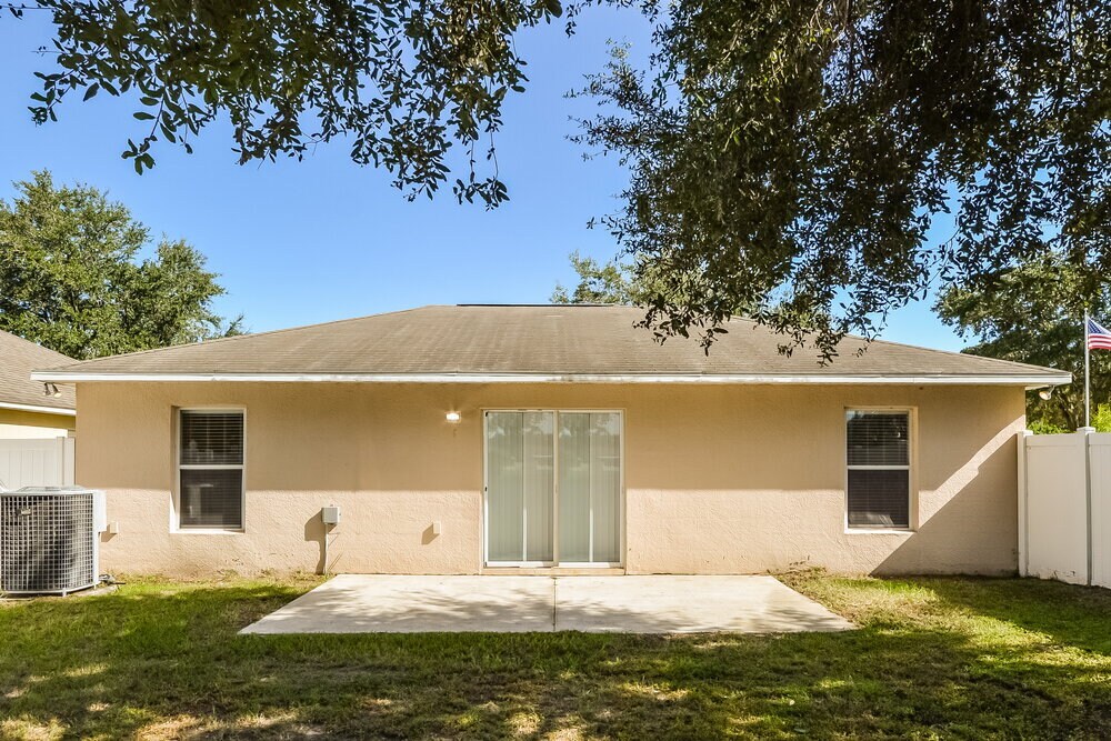 Building Photo - 4870 Preserve Blvd
