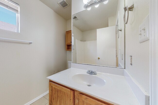 Building Photo - 3473 Martin Meadows Dr NE