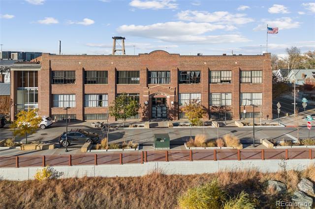 Building Photo - 1777 E 39th Ave