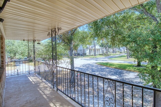 Building Photo - 5703 Havenwoods Dr