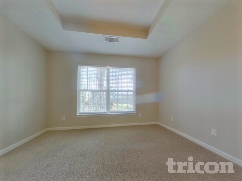 Building Photo - 501 Arrowhead Dr