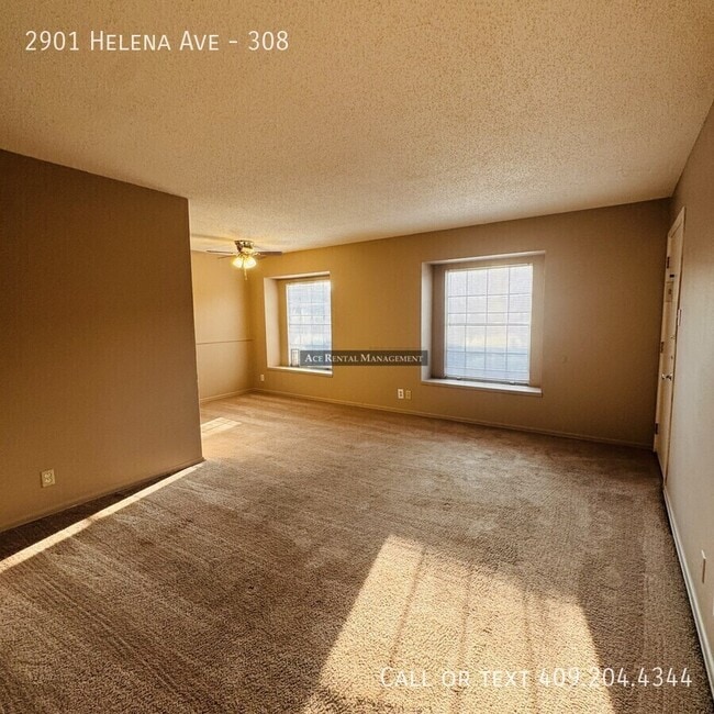 Building Photo - 2901 Helena Ave