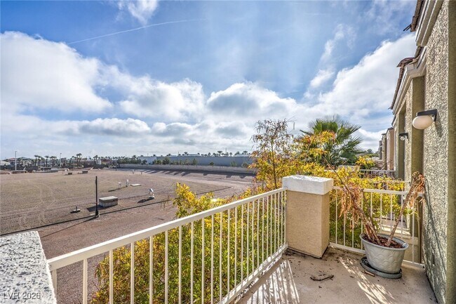 Building Photo - 952 Coatbridge St