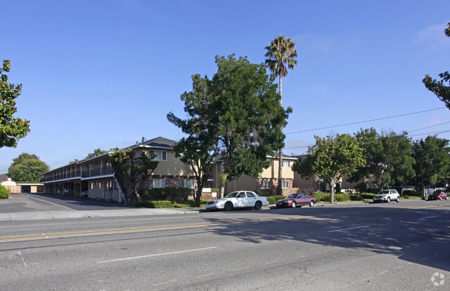 Carriage House Apartments - South Mary Place Apartments