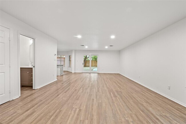 Building Photo - 2217 Riker Ridge Trail