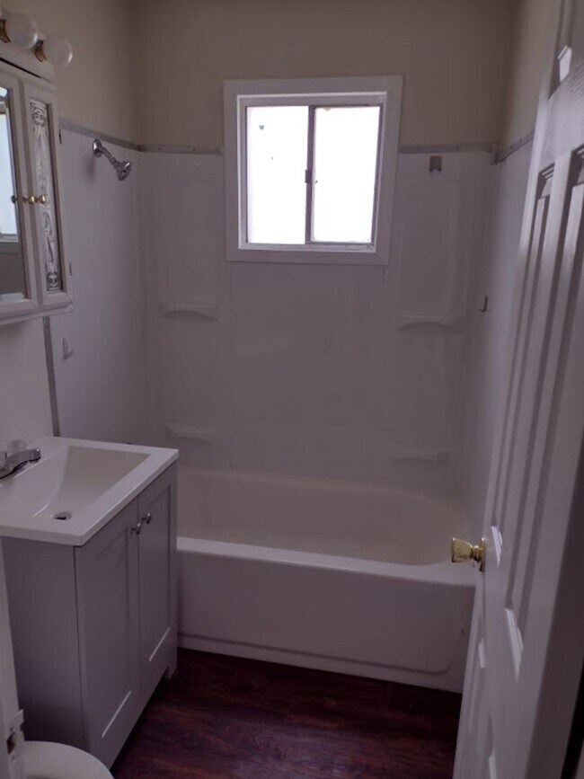 Building Photo - Comfortable Single Family Home in Trinidad