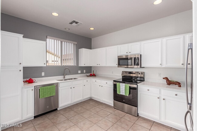 Building Photo - 12526 W Bird Ln