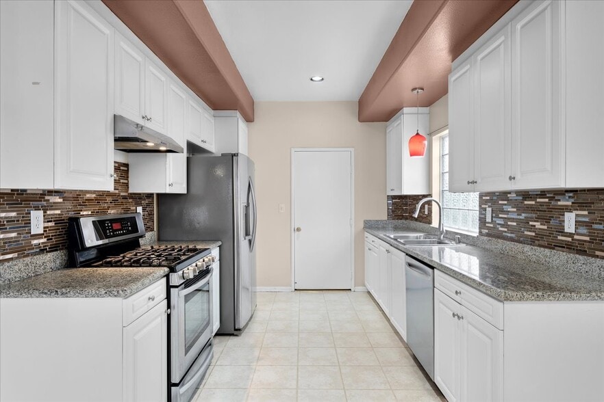 Building Photo - 1339 Hunt Ter
