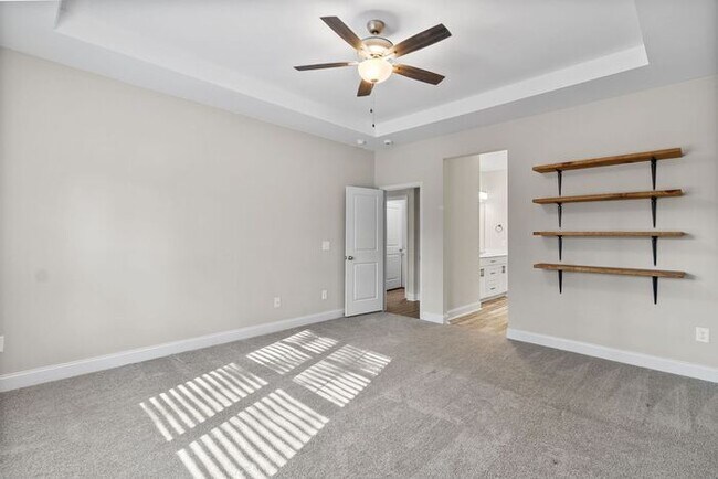 Building Photo - 3 Bedroom, 2.5 Bath Home with Bonus Room