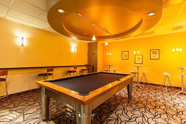 Building Photo - 545 N Dearborn Pkwy