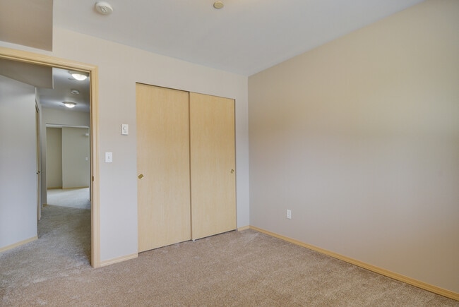 Building Photo - Two Bedroom Condo in Summerwind *$200 off ...
