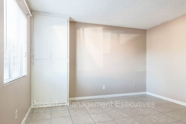 Building Photo - Nice 1 Bedroom Apartment