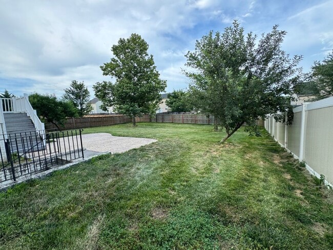 Building Photo - 105 Fredericksburg Dr