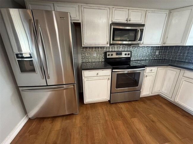 Building Photo - 121 Carlisle Ave NW