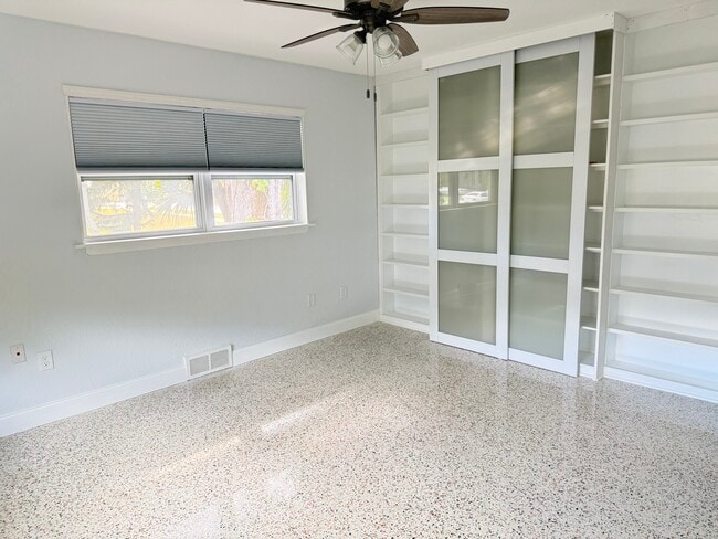 Building Photo - 602 8th St