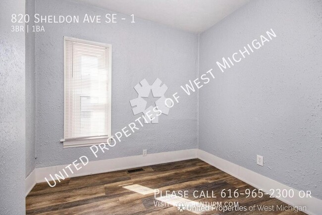 Building Photo - Available Now | 3 Bedroom 1 Bath Lower Lev...